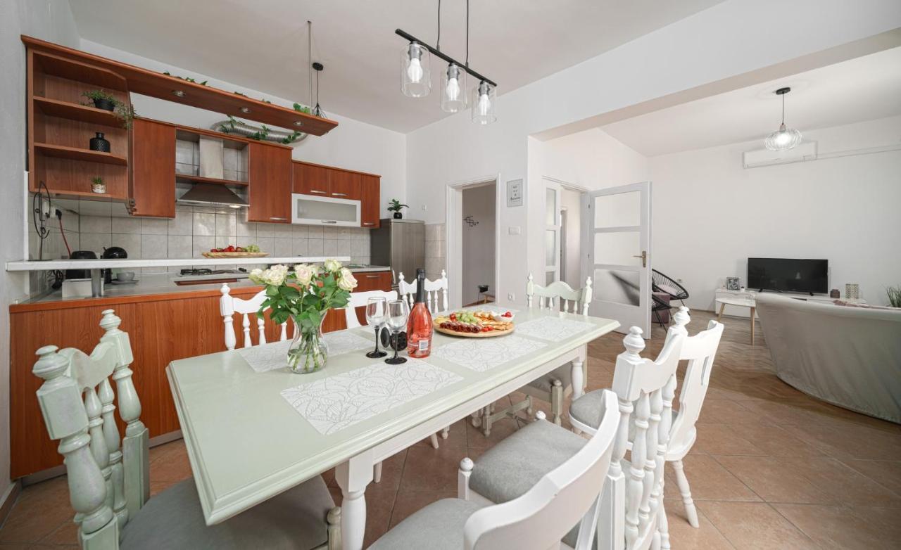 Apartman Rusula โวดีเซ ภายนอก รูปภาพ